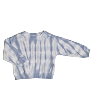 Mädchen-Sweatshirt mit bequemem Design und entspannter Passform.

 Dieses GAP Mädchen-Sweatshirt ist perfekt für kühle Tage und bietet ein weiches, bequemes und lässiges Kleidungsstück. Seine entspannte Passform und die flauschige Innenseite machen es zur idealen Wahl für den Alltag.

 Details:
 Kleidungstyp: Langarm-Sweatshirt für Mädchen.
 Design: Schlichter Stil mit dekorativem Muster.
 Hals: Rund, mit geripptem Abschluss.
 Material: Weiche Baumwolle mit Plüschinnenseite.
 Passform: Gerader Schnitt, bequem und lässig.

 Ein praktisches und stylisches Sweatshirt für Mädchen, das sich zu jeder Tageszeit ideal mit Jeans, Leggings oder Jogginghosen kombinieren lässt.
 Komposition: 77 % Baumwolle, 23 % Polyester
 Pflege:
Maschinenwäsche in kaltem Wasser.
 Verwenden Sie kein Bleichmittel.
 An der Luft trocknen.
 Bei niedriger Temperatur bügeln.
 Reinige chemisch nicht.