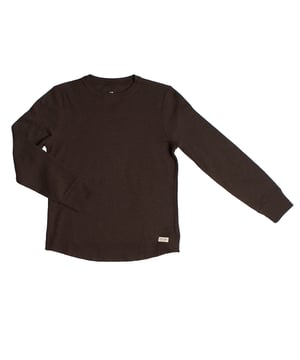 Langärmliger Pullover für Jungen mit schlichtem und vielseitigem Design.

 Dieser GAP Jungenpullover ist ein bequemes und pflegeleichtes Kleidungsstück, ideal für den Alltag. Sein weicher Strickstoff und das schlichte Design machen ihn zu einer praktischen Wahl für die Übergangszeit oder als leichte Schicht.

 Details:
 Kleidungstyp: Langarmpullover für Jungen.
 Design: Unifarben mit feiner Struktur und gewebtem Etikett am unteren Rand.
 Hals: Rund, mit geripptem Abschluss.
 Material: Weicher Baumwollstrick.
 Passform: Gerader Schnitt, bequem für den Alltag.

 Ein einfacher und funktionaler Kinderpullover, der sich perfekt mit jedem Freizeitlook kombinieren lässt.
 Komposition: 100% Baumwolle
 Pflege:
Maschinenwäsche in kaltem Wasser.
 Verwenden Sie kein Bleichmittel.
 Lufttrocknen,
 Bei niedriger Temperatur bügeln.
 Reinige chemisch nicht.
