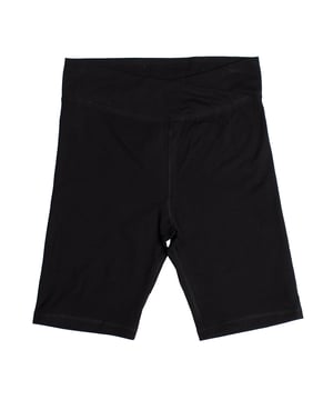 Short ciclista con cintura cruzada para niña.\n\nEste pantalón corto niña de GAP es ideal para acompañar a las más pequeñas en sus actividades diarias. Su diseño ajustado y la cintura cruzada aportan estilo y comodidad, perfecto para moverse con libertad.\n\nDetalles:\nTipo de prenda: Short tipo ciclista.\nDiseño: Cintura ancha cruzada para un ajuste favorecedor.\nCintura: Elástica y suave, sin costuras incómodas.\nLargo: A mitad de muslo.\nMaterial: Mezcla elástica de algodón y spandex.\nAjuste: Entallado y cómodo, ideal para el día a día o actividades deportivas.\n\nUn short ciclista niña perfecto para combinar con camisetas oversize o tops ajustados, pensado para ofrecer confort sin renunciar al estilo.\n Composición: 96% Algodón, 4% Elastano\n Cuidados:\nLavar a máquina en agua fría.\nNo usar lejía.\nSecar al aire.\nPlanchar a baja temperatura.\nNo lavar en seco.