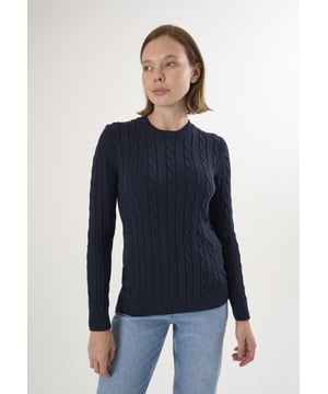 Der Felix Hardy Women's V-Neck Cable Knit Pullover verbindet klassische Textur mit femininer Eleganz. Mit zeitlosem Zopfmuster und schmeichelhaftem V-Ausschnitt bietet dieser Pullover einen weichen, strukturierten Look, der sich perfekt zum Überziehen oder als Einzelstück tragen lässt. Rippbündchen an Ärmeln und Saum sorgen für einen definierten Look, während die taillierte Silhouette für eine bequeme und dennoch elegante Passform sorgt. Er eignet sich sowohl für legere Tage als auch für elegante Momente und ist ein vielseitiges Essential, das jede Garderobe mit raffiniertem Charme bereichert.