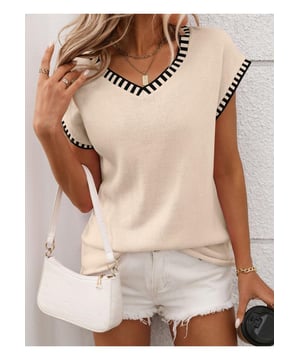 Basic.
  Style.
  Massige Dehnung.
  Materialzusammensetzung: 65% Polyester 30% Viskose 5% Elasthan.
  Pflegehinweise: Maschinenwasche kalt Trockner niedrig.
  Importiert.
  Grosse S: Oberlange 24 Zoll Buste 374 Zoll Brustdehnung 394 Zoll.
  Grosse M: Oberlange 244 Zoll Buste 394 Zoll Brustdehnung 413 Zoll.
  Grosse L: Oberlange 248 Zoll Buste 413 Zoll  Brustdehnung 433 Zoll.
  Grosse XL: Oberlange 252 Zoll Buste 441 Zoll Brustdehnung 461 Zoll.