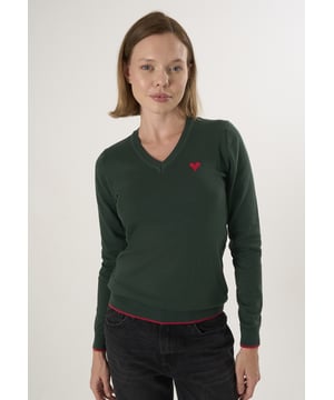 Der V-Ausschnitt-Strickpullover für Damen ist ein zeitloses Must-have für Ihre Garderobe, das Komfort und Eleganz vereint. Er ist aus einem weichen, atmungsaktiven Strickstoff gefertigt und fühlt sich den ganzen Tag lang angenehm auf der Haut an. Der V-Ausschnitt sorgt für eine feminine Silhouette, während die Raglanärmel und die lockere Passform Bewegungsfreiheit und einen schmeichelhaften Look bieten. Die gerippten Bündchen und der Saum sorgen dafür, dass das Kleidungsstück seine Form behält und verleihen dem Gesamtdesign einen dezenten sportlichen Touch. Dieser Pullover eignet sich für alle Gelegenheiten, vom Alltag bis zum Büro, und ist eine stilvolle Option für jede Jahreszeit. ChatGPT’ye sor