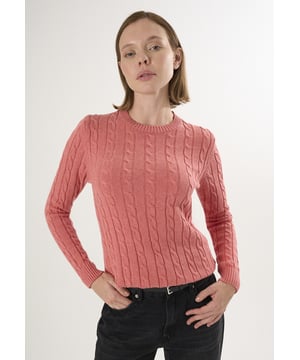 Der Felix Hardy Women's V-Neck Cable Knit Pullover verbindet klassische Textur mit femininer Eleganz. Mit zeitlosem Zopfmuster und schmeichelhaftem V-Ausschnitt bietet dieser Pullover einen weichen, strukturierten Look, der sich perfekt zum Überziehen oder als Einzelstück tragen lässt. Rippbündchen an Ärmeln und Saum sorgen für einen definierten Look, während die taillierte Silhouette für eine bequeme und dennoch elegante Passform sorgt. Er eignet sich sowohl für legere Tage als auch für elegante Momente und ist ein vielseitiges Essential, das jede Garderobe mit raffiniertem Charme bereichert.