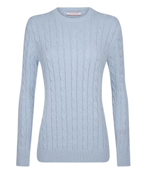 Der Felix Hardy Women's V-Neck Cable Knit Pullover verbindet klassische Textur mit femininer Eleganz. Mit zeitlosem Zopfmuster und schmeichelhaftem V-Ausschnitt bietet dieser Pullover einen weichen, strukturierten Look, der sich perfekt zum Überziehen oder als Einzelstück tragen lässt. Rippbündchen an Ärmeln und Saum sorgen für einen definierten Look, während die taillierte Silhouette für eine bequeme und dennoch elegante Passform sorgt. Er eignet sich sowohl für legere Tage als auch für elegante Momente und ist ein vielseitiges Essential, das jede Garderobe mit raffiniertem Charme bereichert.