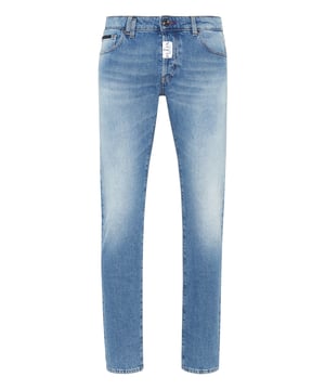 Voor uw outfit adviseren wij deze denim 5 pocketbroek met de iconische PP Hexagon.                                                                Stone washed denim   Label met logo op de gulp   Enkele metalen knoop   Extra zak op de achterkant   PP Hexagon op een saffiaanleren badge genaaid op de rechter achterzak   Pasvorm: Recht Supreme