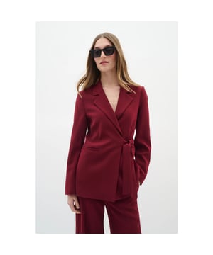
Kleur: Cabernet <br>
Materiaal: 60% Polyester, 40% Polyester (Recycled)