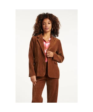 
Lange bruine blazer van Smashed Lemon, uitgevoerd in een velvet-achtige stof die warmte en luxe uitstraalt. De losvallende pasvorm en rijke bruintinten maken dit jasje perfect voor het najaar. Geïnspireerd op de jaren 70 en ideaal om te dragen als stijlvol laagje over een blouse, top of jurk. Belangrijkste kenmerken: - Velvet-achtige stof met zachte textuur en rijke uitstraling - Losvallende pasvorm voor comfort en moeiteloze gelaagde looks - Jaren 70-geïnspireerde stijl in warme bruintinten voor een trendy, tijdloze uitstralingSpecificaties :

 
 * Stijl: Blazer 
 * Print: Uni 
 * Pasvorm: Losvallend 
 * Lengte: Lang 
 * Model is: 173 cm tall and wears size S/36 
 * Country of origin: Made in P.R.C. 
 * Kleur: Brown  
 * Lining: No 
 * Fabric composition: 95%Polyester 5%spandex