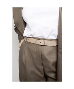 
Kleur: Taupe <br>
Materiaal: Leer