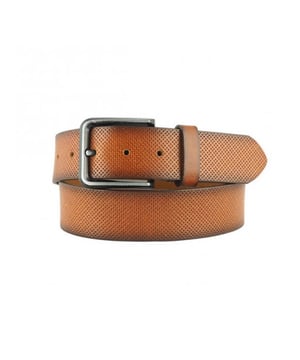 Deze gave Heren Accessoires Outlet uit de nieuwste collectie van Sixroad maken je gegarandeerd blij. Precies zoals je van Sixroad gewend bent. Nu beschikbaar bij V&D.
6road riem 440015/64