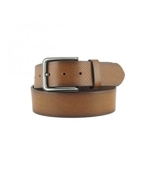 Maak nu de blits met dit topitem van de nieuwe collectie van Sixroad. Helemaal van deze tijd en makkelijk te combineren.
6road riem 440015/66