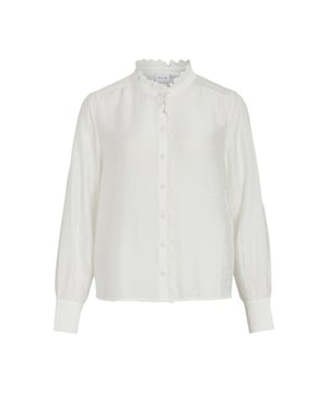 
De wit kleurige blouse lm dames van het merk vila is een essentieel item voor elke vrouwelijke garderobe. De blouse is gemaakt van hoogwaardige materialen, namelijk 83% viscose lenzingtecoverot en 17% polyamide. Deze combinatie van stoffen zorgt voor een zachte, comfortabele en duurzame blouse die perfect is voor elke gelegenheid. Of je nu een dag op kantoor bent of een avondje uit, deze blouse is geschikt voor elke gelegenheid. De blouse heeft lange mouwen en een klassieke kraag, waardoor hij zowel chique als casual gedragen kan worden. De witte kleur zorgt voor een tijdloze uitstraling en is gemakkelijk te combineren met andere kledingstukken. Voeg deze prachtige blouse toe aan je kledingcollectie en geniet van stijl en comfort in één. Bestel nu  en krijg een veelzijdige en modieuze blouse in handen!