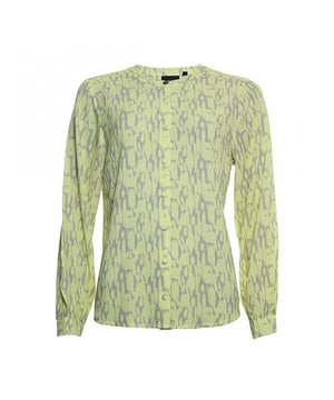 Liefde op het eerste gezicht kan echt bestaan! Wij hebben het ervaren toen we dit prachtige item uit de nieuwste collectie van Poools voor het eerst zagen. Make your day, everyday!
Poools blouse 313249 - Lemon