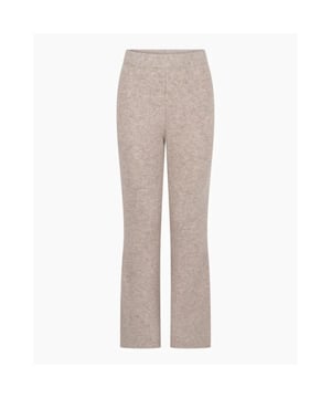 
<p><strong>Productomschrijving</strong></p>
<p>Gebreide broek van het merk Another Label. De broek is high waist en heeft flaired broekspijpen. De broek is heerlijk zacht en perfect voor de koudere dagen. Draag het in combinatie met de <a href="/search?q=nala&options%5Bprefix%5D=last" title="Zoeken: 2 resultaten gevonden voor ’nala’ – lola. Fashionstore eindhoven" aria-label="Bezoek een webpagina over Zoeken: 2 resultaten gevonden voor ’nala’ – lola. Fashionstore eindhoven">Nala knitted pull</a> om het als set te dragen. </p>
<ul>
<li>Stofsamenstelling: 50% Polyester (recycled), 24% Acrylic, 5% Wool, 5% Elastane</li>
<li>Pasvorm: valt normaal. Twijfel je over de maat? Neem contact met ons op en we helpen je graag verder! </li>
</ul>
<ul></ul>