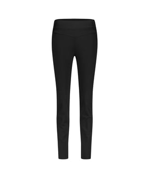 
LADY DAY Leanne vind je nu op To Be Dressed. Prachtig en uniek item van premium travelkwaliteit en gemaakt van de volgende materialen: 80% Polyamide 20% Elastane. De broek Leanne is een lange, nauwaansluitende broek met aan beide kanten een zak met rits.