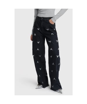 
Kleur: Grey washed denim<br>
Materiaal: 100% katoen