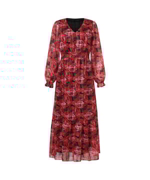 
Steel de show met deze vrouwelijke maxi-jurk van Smashed Lemon, uitgevoerd in een trendy lippenprint in rood en zwart. De jurk is gemaakt van lichte chiffonstof en heeft een elegante V-halslijn, lange pofmouwen met manchetten en een gepaneerde taille met smock, wat zorgt voor een flatterend en comfortabel silhouet. De uitlopende rok geeft de jurk extra zwierigheid — perfect voor zowel een feestje als een stijlvolle daglook. Belangrijke punten: • Speelse lippenprint in rood en zwart op luchtige chiffon • V-hals, lange pofmouwen en gesmokte taille voor een vrouwelijke pasvorm • Zwierige maxi-lengte – ideaal voor feestelijke of modieuze gelegenheden Specificaties :

 
 * Stijl: Jurken 
 * Print: Lippen 
 * Pasvorm: Uitlopend 
 * Lengte: Maxi 
 * Model is: 176 cm tall and wears size S/36 
 * Country of origin: Made in P.R.C. 
 * Kleur: Red-Black 
 * Lining: No 
 * Fabric composition: 100%Polyester