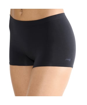 
Comfort en stijl komen samen in onze nieuwe GO Sense shorts, geleverd in een praktisch 2-pack. Gemaakt van uitzonderlijk zachte TENCEL™ Modal-vezels voor een heerlijk draaggevoel. Dankzij de naadloze afwerking en platte boorden zijn ze bovendien onzichtbaar onder je kleding – ideaal voor dagelijks gebruik.