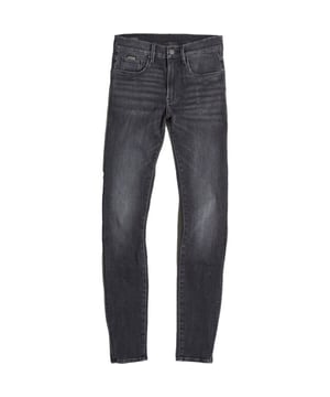 
3301 Skinny Wmn is een flare broek van het merk G-star Raw.