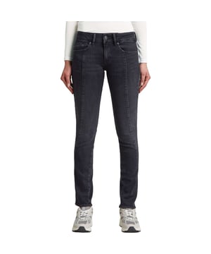 
De G-Star RAW Contor 3D Slim Flare jeans geeft jou een zelfverzekerde uitstraling. De normale pasvorm sluit mooi aan, zonder te knellen. Dankzij de combinatie van elastaan en katoen voel je je de hele dag comfortabel. De lange broek in zwart accentueert je silhouet en laat je benen optisch langer lijken. De lage taille zorgt voor een moderne en speelse look. De superstretch stof beweegt moeiteloos met je mee, zodat je altijd ultieme bewegingsvrijheid ervaart. Met deze jeans voel je je op elk moment stijlvol en vrouwelijk. Het G-Star label op de achterzijde zorgt voor een eigentijdse touch.