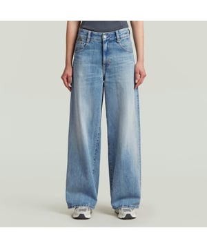 
Deze jeans is van G-STAR en heeft een lage taille en lange broekspijpen. Het model is een loose fit skater. Met een rits- en knoopsluiting en vijf broekzakken, makkelijk te combineren met jouw stijl.100% cotton