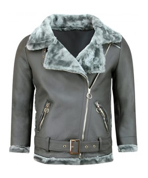 Scoor dit prachtige Z-design item nu in de uitverkoop in de Z-design outlet op V&D.
Deze Imitatie Lammy Coat winterjas is ook verkrijgbaar in verschillende kleuren, maar wilt u een jas die u altijd kunt dragen? Dan kiest u voor het grijze design. Bovendien is deze jas ook echt heerlijk warm! - <p><strong>Productinformatie:</strong></p>
<ul>
<li>Imitatie Lammy Coat Dames</li>
<li>Heeft een grijze kleur</li>
<li>Comfortabel en warm model, perfect voor de winter</li>
<li>Baggy model met een normale pasvorm</li>
<li>Het materiaal bestaat uit 100% polyester</li>
<li>De voering bestaat uit 100% polyester</li>
<li>Heeft een rits als sluiting</li>
<li>Het model heeft twee jaszakken en géén binnenzak</li>
<li>Breng hem naar de stomerij voor een maximale levensduur</li>
<li>Kan ook gewassen worden op 30 graden</li>
<li>Verkrijgbaar in de maten  S – M – L – XL - XXL</li>
</ul>