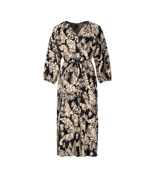 
De Cindy jurk is verwerkt met een rijke zomerse print in mooie bruingoude tinten. De jurk heeft een midimodel tot over de knie halflange mouwen en is voorzien van een knoopsluiting en een strikceintuur rond de taille.Extra details Strikceintuur Grafische print Knoopsluiting Ronde hals Materiaal:75% Polyamide  25% ElastaneWasvoorschrift:Machinewas max. Fijnwas 30 graden Celsius. Niet in droger