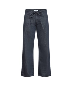 
Sisters Point Jeans 18849 ONEA-BELT.JE7 in de kleur Zwart