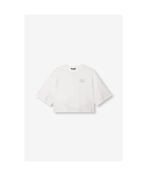 
Dit witte t-shirt van Alix the Label is een absolute must-have voor elke moderne vrouw. Met zijn klassieke kleur en tijdloze design is dit t-shirt perfect voor elke gelegenheid. Het shirt is gemaakt van 100% katoen wat zorgt voor een comfortabele en ademende pasvorm. De korte mouwen en ronde hals maken dit shirt perfect voor de lente- en zomermaanden. Combineer dit t-shirt met een rok of jeans voor een casual outfit of draag het onder een blazer voor een meer geklede look. Met Alix the Label draag je niet alleen een stijlvol kledingstuk, maar ook een fashion statement. Bestel nu dit prachtige witte t-shirt en maak je garderobe compleet!