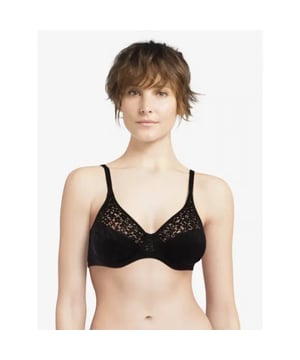 
De Norah Comfort Underwire combineert volledige ondersteuning met ongeëvenaard comfort en wordt jouw nieuwe go-to-bh. De lange, boterzachte band zorgt voor een gladmakend effect op de rug. De bloemdetails over de hele cup zorgen voor een unieke update van je dagelijkse naadloze bh, terwijl ze onzichtbaar blijven onder elk topje.


 * Nieuwe en innovatieve ongevoerde vorm met naadloos comfort


 * Interne naadconstructie langs de onderkant voor extra lift


 * Stretchkant met vrouwelijk bloemmotief


 * Meshvoering langs de bovenkant


 * Doorzichtigheid in het midden


 * Hoge turnpakjeband om de rug glad te strijken


 * Versterkte bandjes voor ondersteuning en comfort de hele dag door


 * Labelloze band


 * Ontworpen in Frankrijk


Tips van onze Fit Experts

"Wauw! Eindelijk de bh waar alle fitters op hebben gewacht! Ik vind het geweldig dat deze bh dezelfde ondersteuning biedt als een cup met naad, maar dan met de dekking en onzichtbaarheid van een T-shirt-bh. Perfect voor iedereen die een naadloze look wil. En Comfortabeler en boterzacht kan niet!"


Redacteur beoordelingen

"Chantelle is een opvallend merk in Franse lingerie geworden met zijn lijn comfortabele, stijlvolle, duurzame bh's die beschikbaar zijn voor alle bustetypes."