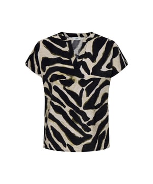 
Zie er op je best uit voor school, werk en dagelijkse bezigheden in toffe items die je moeiteloos kunt combineren met je favoriete kledingExtra details: Vhals Allover print Korte mouwen.Materiaal:85% Viscose  15% NylonWasvoorschrift:Machinewas max. Fijnwas 30 graden Celsius. Niet in droger