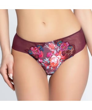 
Geborduurde tule en zijde
• Klassieke snit met brede randen
• Naadloze afwerkingen aan de achterkant voor optimale discretie
• Onderkant van 100% katoen gevoerd

Over Aveu en Fleurs: Door vakkundig te jongleren met bloempatronen en pittige kleuren, neemt Aveu en Fleurs je mee naar een weelderige bloementuin, waardoor je silhouet een sensuele en wellustige uitstraling krijgt.

44% Polyamide, 17% Soie, 16% Polyester, 12% Élasthanne, 11% Coton