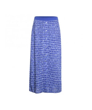Maak nu de blits met dit topitem van de nieuwe collectie van Poools. Helemaal van deze tijd en makkelijk te combineren.
Poools rok 313181 - Blue/Ivory