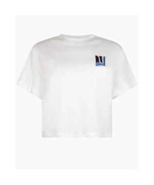 
<p><strong>Productomschrijving </strong></p>
<p>Cropped t-shirt van het merk Another Label. Het shirt voelt zacht aan en een NYC logo op de borst. <br><br></p>
<ul>
<li>Stofsamenstelling: 50% BCI katoen, 50% organisch katoen. </li>
</ul>