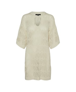 
Deze beige trui voor dames van Vero Moda is een echte must-have voor elke kledingkast. Met een perfecte mix van 50% acryl en 50% katoen geeft deze trui niet alleen een warm en comfortabel gevoel, maar is ook nog eens duurzaam en van hoge kwaliteit. De neutrale beige kleur maakt deze trui gemakkelijk te combineren met verschillende outfits en geschikt voor zowel casual als formele gelegenheden. Met een ronde hals en lange mouwen is deze trui tijdloos en kun je er jarenlang plezier van hebben. Bestel nu deze prachtige trui in onze kledingwebshop NummerZestien en geef je garderobe een stijlvolle update!