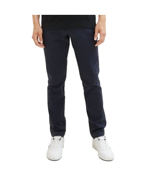 
<p><strong>Tom Tailor Chino - Travis</strong></p>
<p>Mooie slim fit heren chino gemaakt van een mooie textuur stof. Deze vlotte heren broek van Tom Tailor wordt geleverd met bijpassende riem.</p>
<ul>
<li>Slim fit</li>
<li>Normale Taille</li>
<li>Ritssluiting</li>
<li>97% Katoen/ 3% Elasthan</li>
</ul>