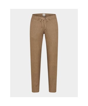 
Brax Chino Beige STYLE.PHIL K 81-5027 07287320/56 met artikelcode81-5027 07287320/56 .  van het materiaal 68% Polyester / 26% Viscose / 6% Elastaan. Extra specificaties: , , , , kleur Beige.