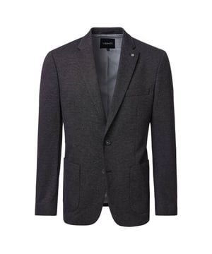 
Dit VENTI colbert is de perfecte keuze voor de moderne man die gaat voor een verzorgde, eigentijdse look. Dankzij de hoogwaardige mix van polyester, polyamide, viscose en elastaan biedt dit colbert een comfortabele pasvorm met een luxe uitstraling.

 De donker grijze kleur en het tijdloze design met lange mouwen maken het geschikt voor zowel zakelijke als formele gelegenheden.