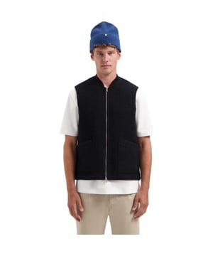 
Nils Gilet is een gilet van het merk Dstrezzed.
