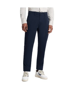 
Charlie Slimfit Chino is een chino van het merk Dstrezzed.
