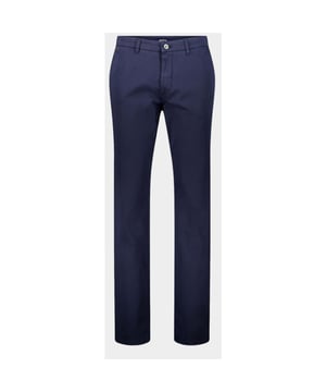 
Gardeur Chino Blauw Hose Flatfront Modern Fit BOBBY 412841/1069 met artikelcodeBOBBY 412841/1069 .  van het materiaal 60% Katoen / 38% Lyocell / 2% Elastaan. Extra specificaties: , , , , kleur Blauw.