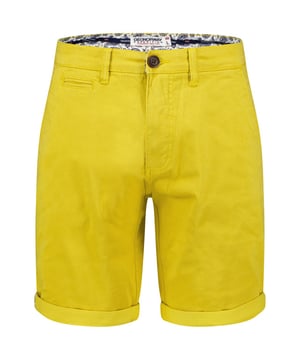 
<p>Chino shorts heren | Geographical Norway | Pacome</p>
<p>Chino korte broek heren voor de zomer van het Moda Italia merk Geographical Norway. De chino bermuda is gemaakt van lichte stretch stof. Dit geeft een comfortabel draaggevoel. De chino short is casual met een elegant tintje. Ook kun je de chino korte broek voor heren goed combineren op je outfit met een overhemd korte mouw, polo of een T-shirt.</p>
<p>Samenstelling: 98% katoen, 2% Lycra elastan<br />
Kleur: Limoen<br />
Pasvorm: Normal Fit</p>