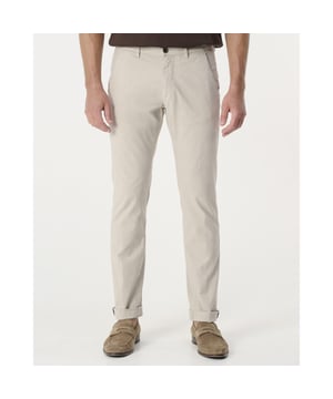 
- Over het Merk: Mason's is een Italiaans kledingmerk dat in 1974 werd opgericht door de familie Mason. Het merk staat bekend om zijn klassieke en tijdloze ontwerpen. De kleding van Mason's is gemaakt van hoogwaardige materialen, zoals katoen, wol en leer. Het merk biedt een breed scala aan items aan, waaronder kleding, accessoires en woonaccessoires. De ontwerpen van Mason's zijn vaak geïnspireerd door de klassieke Italiaanse mode. Het merk gebruikt klassieke stijlelementen, zoals nette pasvormen, elegante kleuren en iconische logo's, om een ​​klassieke en tijdloze uitstraling te creëren.