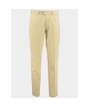 
Meyer Katoenen Broek Geel Chicago 3321501600/42 met artikelcode3321501600/42 .  van het materiaal 97% Katoen / 3% Elastaan. Extra specificaties: , , , , kleur Geel.