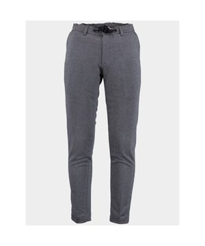 
Bos Bright Blue Wollen Pantalon Blauw Das Trouser 23104DA20BO/290 navy met artikelcode23104DA20BO/290 navy .  van het materiaal 76% Polyester / 22% Viscose / 2% Elastaan. Extra specificaties: , , , , kleur Blauw.