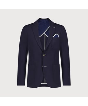 
Het Travel Stretch Colbert is de perfecte keuze voor de moderne man die stijl en comfort wil combineren.<br>
Dit colbert is gemaakt van een hyper stretch stof dat zorgt voor extreem comfort. Het colbert kan zowel casual als formeel gedragen worden en is te combineren met de STEVEN-M100 broek voor een compleet pak.<br>
Met contrasterende knopen voegt dit colbert een vleugje stijl toe aan elke outfit.<br>
<br>
- Gemaakt van hyper stretch stof voor extreem comfort<br>
- Te combineren met de STEVEN-M100 broek voor een compleet pak<br>
- Voorzien van contrasterende knopen voor een stijlvolle uitstraling
