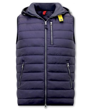 Nu in de sale: dit Enos item voor een zeer lage uitverkoopprijs in onze Enos outlet!
Trendy Bodywarmer Heren - Blauw - <p><strong><strong><strong>Specificaties:</strong><strong><br /></strong></strong></strong>- Trendy Bodywarmer Heren <br />- Kleur: Zie afbeelding - Blauw<br />- Lengte: Kort<br />- Pasvorm: Slim Fit<br />- Patroon: Blanco<br />- Sluiting: Rits<br />- Materiaal: 100% Nylon<br />- Voering: 100% Polyester<br />- Zakken: 3 Jaszakken<br />- Seizoen: Voorjaar, Herfst<br />- Wasvoorschrift: Stomerij<br />- Beschikbare Maten: XS - S - M - L - XL <strong><br /></strong></p>
