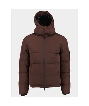 
Born With Appetite Winterjack Bruin Sea Puffer Jacket 23301SE13/840 coffee bean met artikelcode23301SE13/840 coffee bean .  van het materiaal 88% Nylon / 12% Elastaan. Extra specificaties: , , , , kleur Bruin.