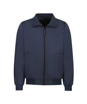 
<p>Vlotte heren zomerjas van het merk Cars. Deze lichte zomerjas heeft een sttandaard kraag en elastische boorden voor een comfortabele pasvorm en een sportieve uitstraling. Deze functionele voorjaarsjas heeft een waterafstotende laag.</p>
<ul>
<li>Regular fit</li>
<li>2 Steekzakken (Ritssluiting)</li>
<li>1 Binnenzak</li>
<li>100% Polyester</li>
<li>Artikel: 60477</li>
</ul>