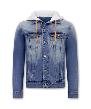 Wil jij helemaal van deze tijd zijn? Scoor dan deze topper uit de nieuwste collectie van Local Fanatic bij V&D!
Spijkerjas met Capuchon Heren - RJ-966 - Blauw - <p><strong><strong>Specificaties:</strong><strong><br /></strong></strong>- Spijkerjas met Capuchon Heren<br />- Artikel : RJ-966<br />- Seizoen: Voorjaar / Najaar<br />- Mouwen: Lange Mouwen<br />- Patroon: met Capuchon<br />- Capuchon afhaalbaar<br />- Kwalitatief Hoogwaardige Afwerking<br />- Materiaal: 100% Katoen, <br />- Weefsel: Denimweefsel<br />- Pasvorm: Getailleerd Italiaans<br />- Wasvoorschrift: Machinewas 30 graden, Binnenste buiten wassen (Niet in de droger)<br />- Beschikbare maten:  S - M - L - XL -XXL<span class="apple-converted-space"><br /></span></p>