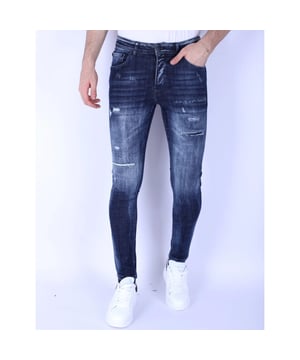
Donkerblauwe Slim Fit Heren Jeans met  Gaten - 1101 - Blauw - <p><strong>Specificaties:<br /></strong>- Donkerblauwe Slim Fit Heren Jeans met Gaten <br />- Kleur: Zie Afbeelding<br />- Artikelcode: LF-DNM-1101<br />- Lengte: Standaard 34<br />- Pasvorm: Slim Fit / Stretch<br />- Patroon: Jeans met Scheuren <br />- Sluiting: Knopen<br />- Materiaal: 98% Coton, 2% Spandex<br />- Weefsel: Denimweefsel <br />- Zakken: 2 Voorzakken, 2 Achterzakken<br />- Wasvoorschrift: Machinewas 30 graden (Niet in de droger)<br />- Beschikbare maten: 29 - 30 - 31 - 32 - 33 - 34 - 36 - 38</p>